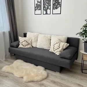 Sunny Minimalistic Flat Near Metro Opatov Praha